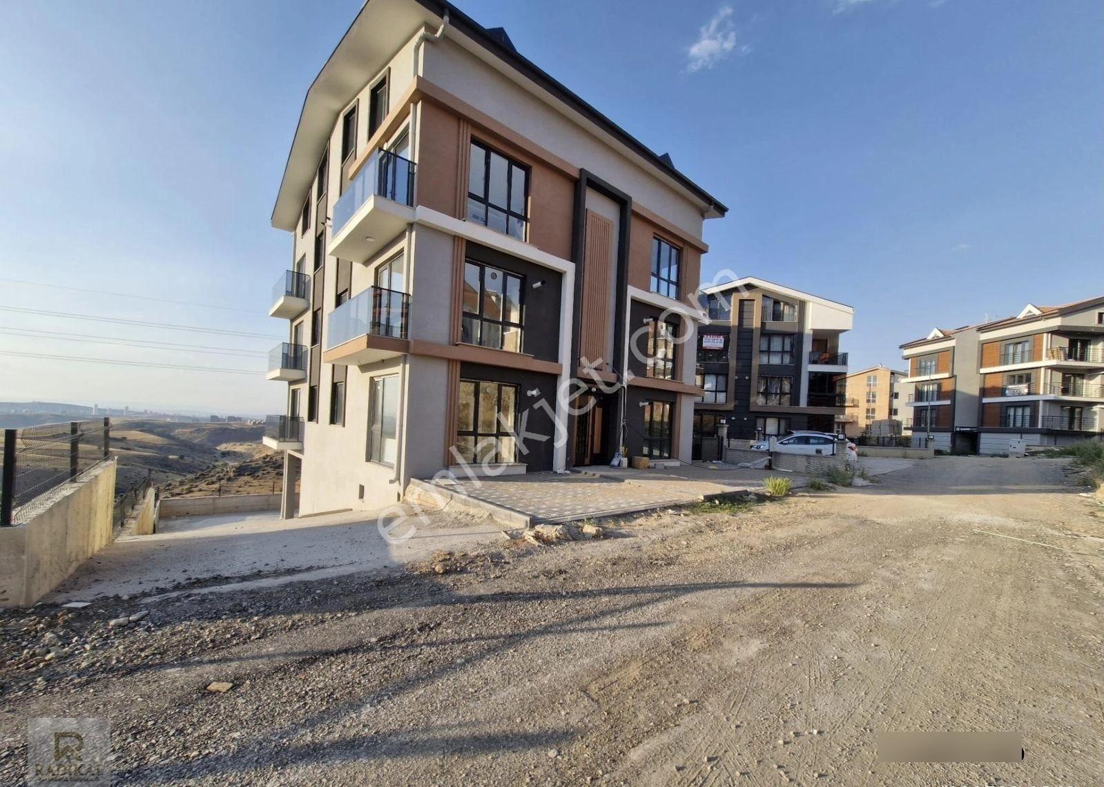 Gölbaşı İncek Mahallesinde Sıfır Yapı Full Eşyalı 2+1 Satılık Yatırımlık Dubleks Daire ....... - Görsel 19