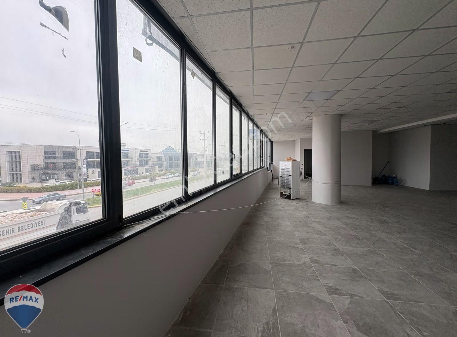 Remax Mavi'den 1.osb Bölgesinde Ana Cadde Üzeri 2 Katlı Dükkan - Görsel 2