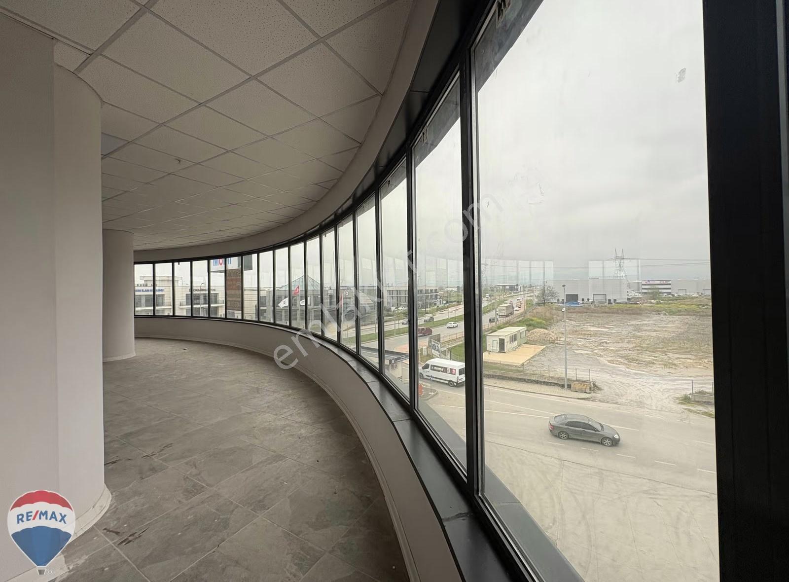 Remax Mavi'den 1.osb'de Panoramik Manzaralı Ofis - Görsel 4
