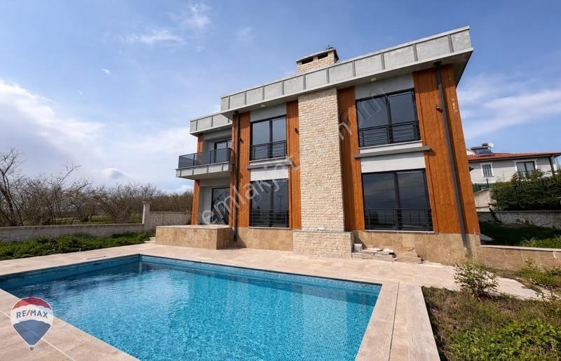 Remax Mavi'den Havuzlu Sıfır Villa - Görsel 24