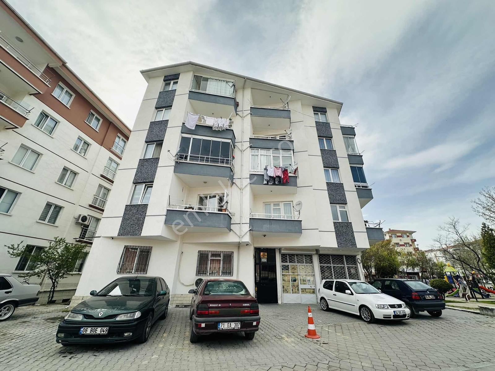 Sincan İstasyonda Merkezi Konumlu 3+1 Arakatta Satılık Daire