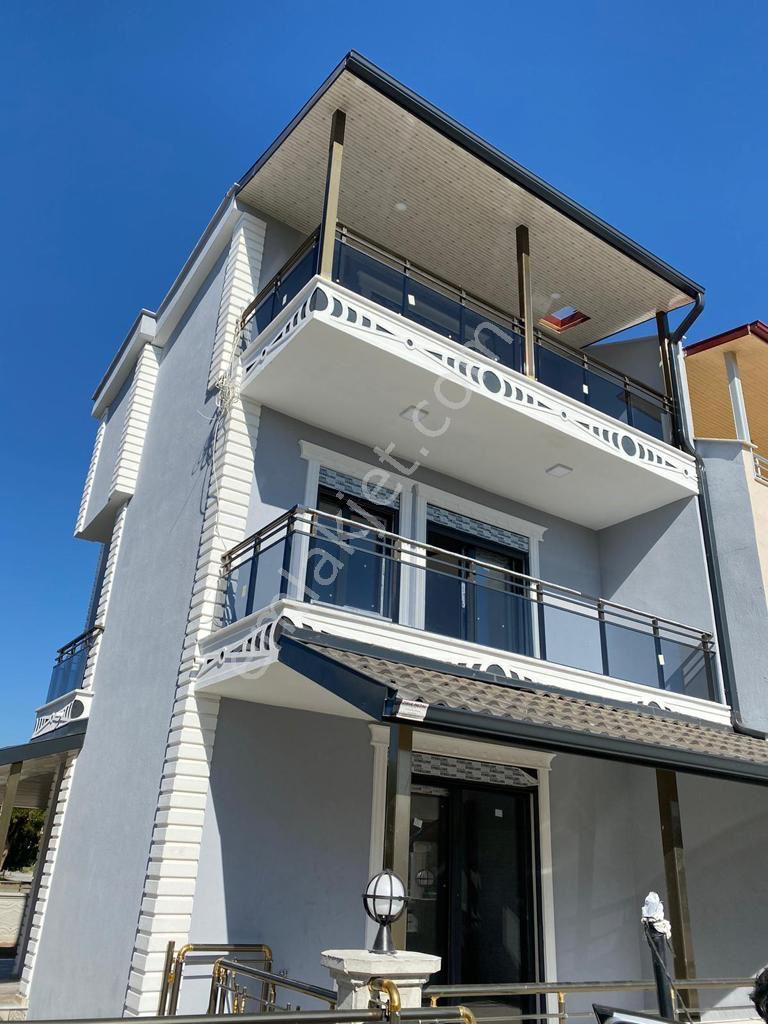 Taş Emlak'tan Plaja Yakın Sıfır Ayarında Villa - Görsel 2