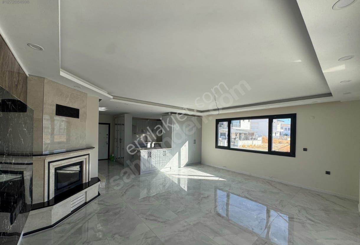 Taş Emlak'tan Geniş Oturumlu Sıfır Villa - Görsel 20