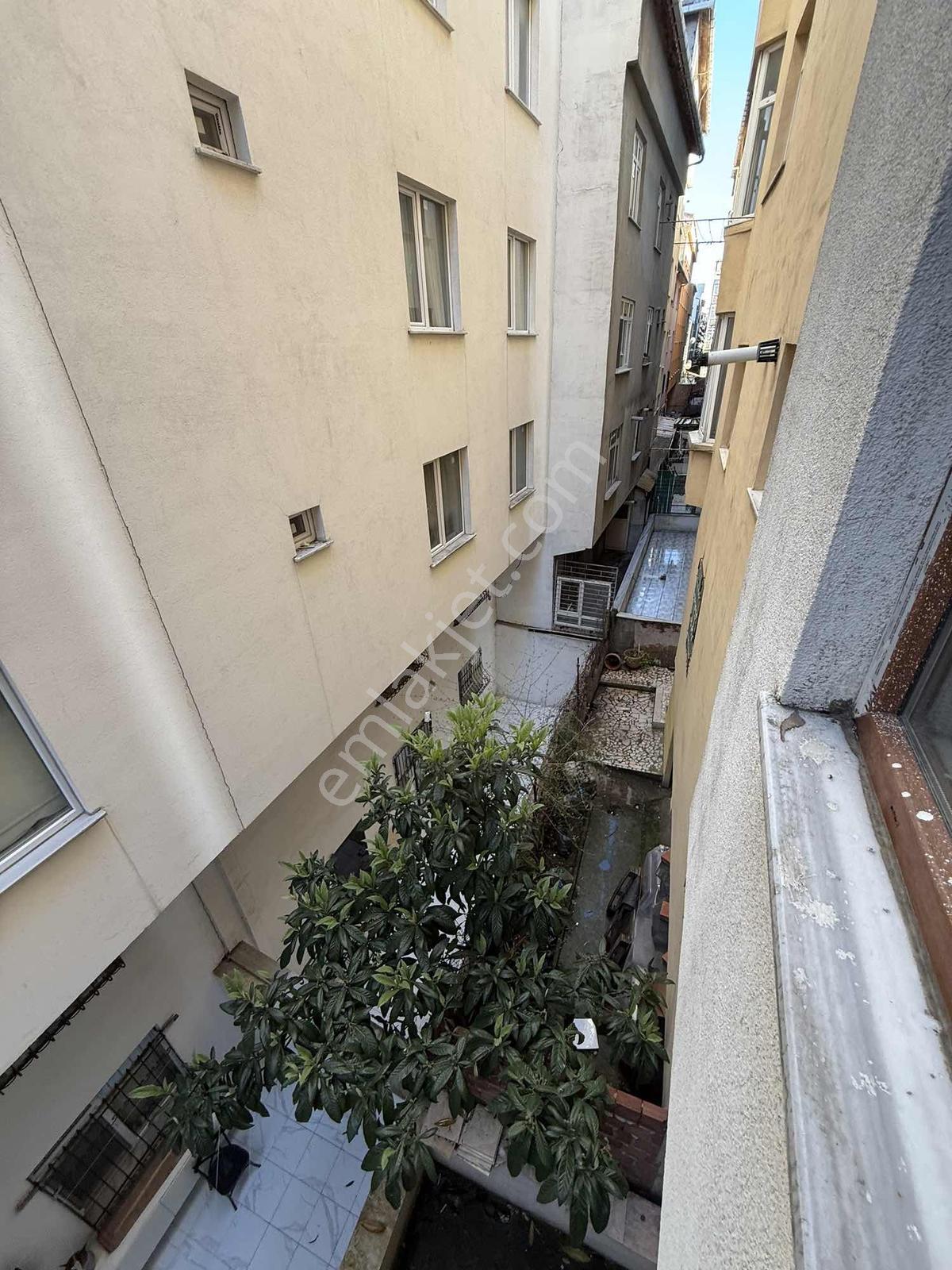 Esenyurt Yenikent / 1+1 65 M² / Sıfır Bakımlı - Ferah - Ara Kat - Görsel 21
