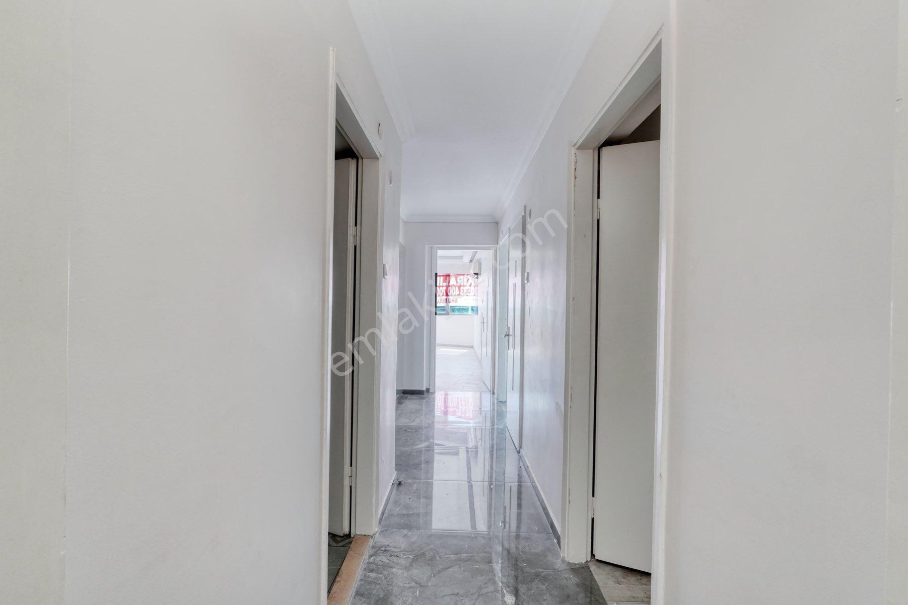 Karşıyaka Atakent’te Cadde Üzeri 2+1 Kiralık Ofis - Görsel 20