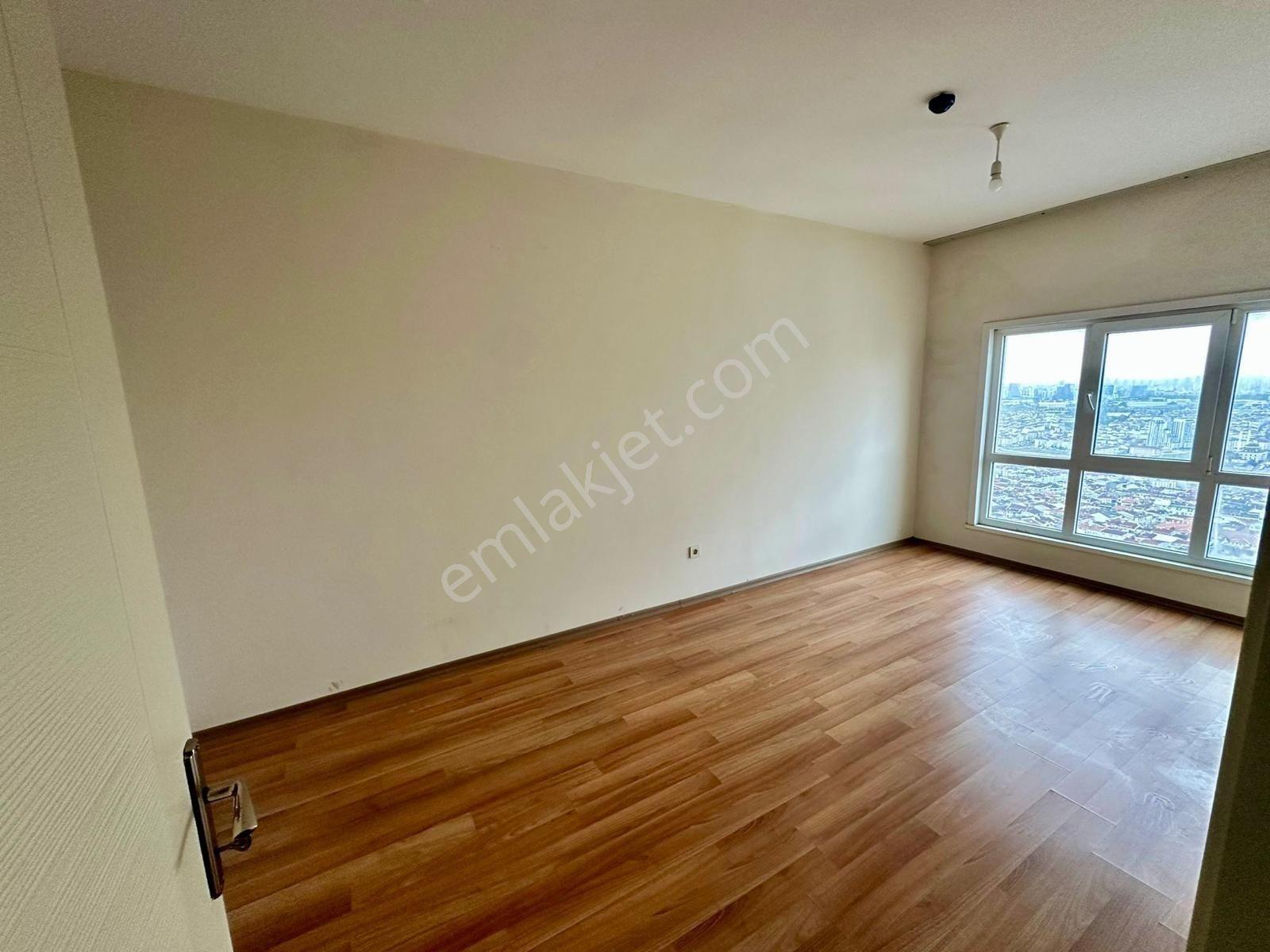 Esenyurt Star Towers De Satılık 2+1 Daire