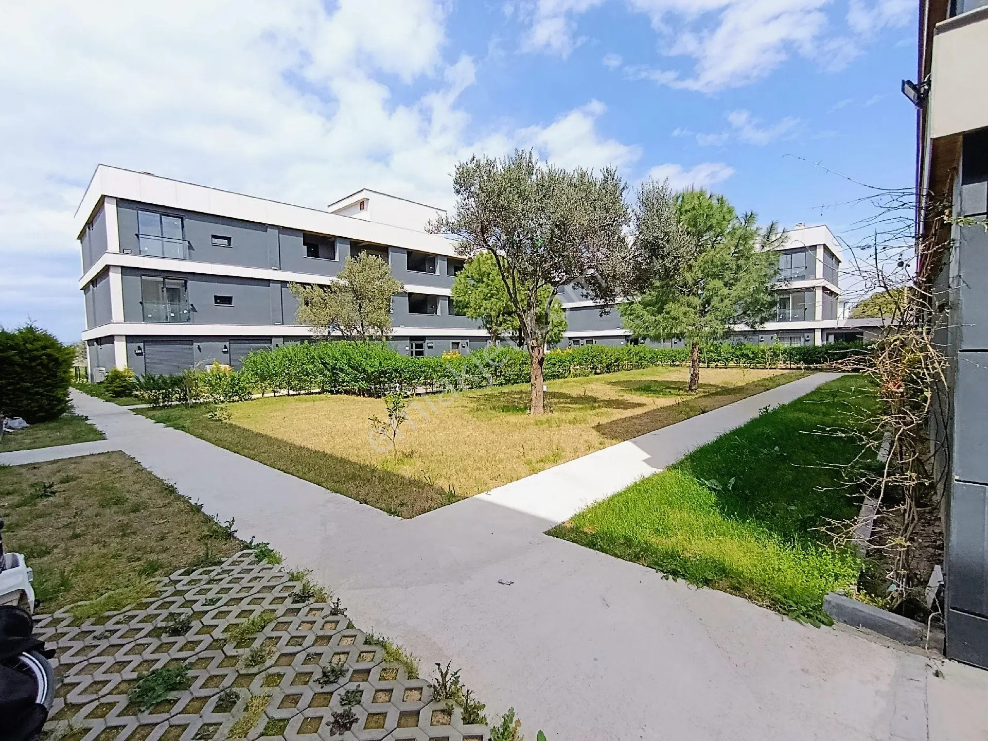 Taş Emlak'tan Plaja Sıfır Deniz Manzaralı Sıfır Daire