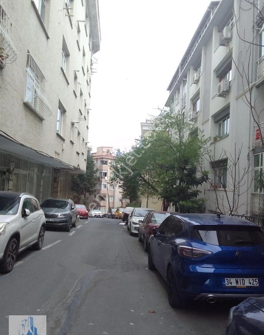 Hülya Emlak'tan 3+1 Kiralık Konut.