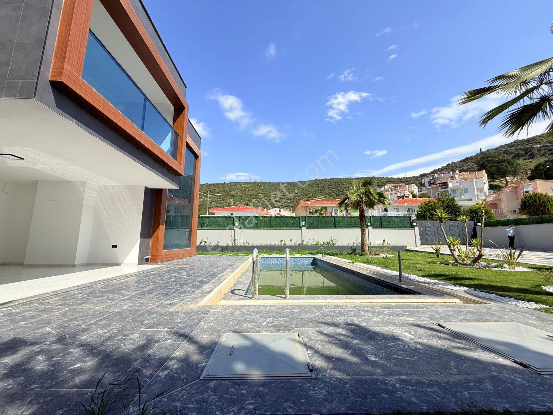 Kuşadası'nda Satılık-sahıle Yakın-özel Havuz-otopark-750 M2-bahçe-kombi-ultra Lüx Tamamı Müstakil - Görsel 7