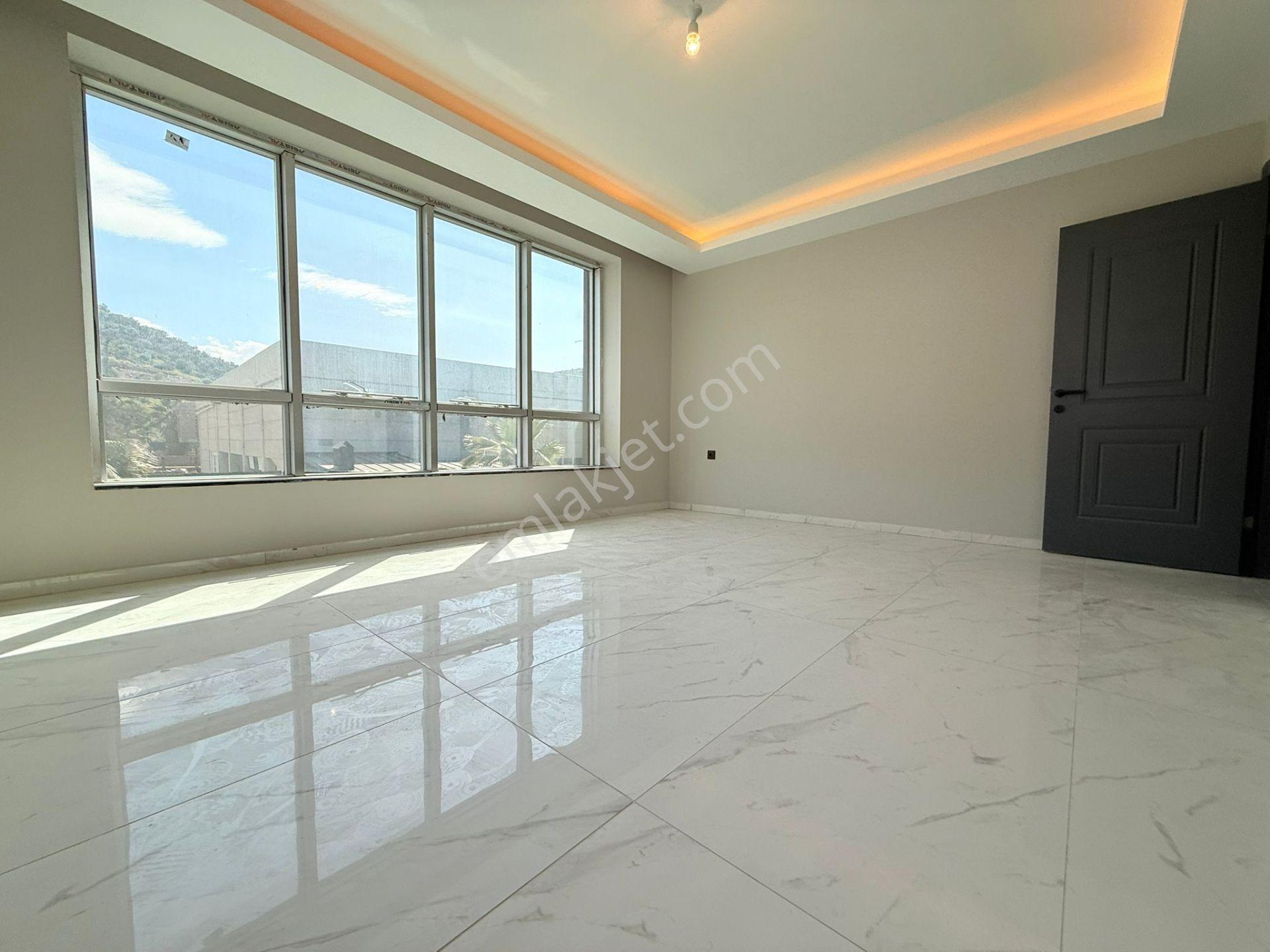 Kuşadası'nda Satılık-sahıle Yakın-özel Havuz-otopark-750 M2-bahçe-kombi-ultra Lüx Tamamı Müstakil - Görsel 31