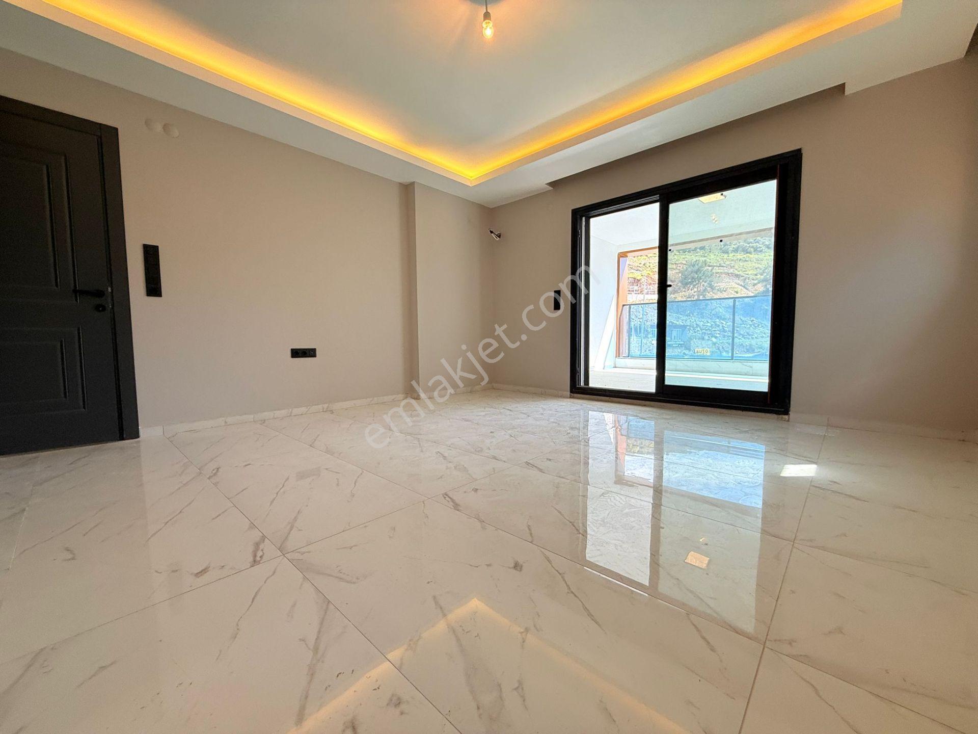 Kuşadası'nda Satılık-sahıle Yakın-özel Havuz-otopark-750 M2-bahçe-kombi-ultra Lüx Tamamı Müstakil - Görsel 25
