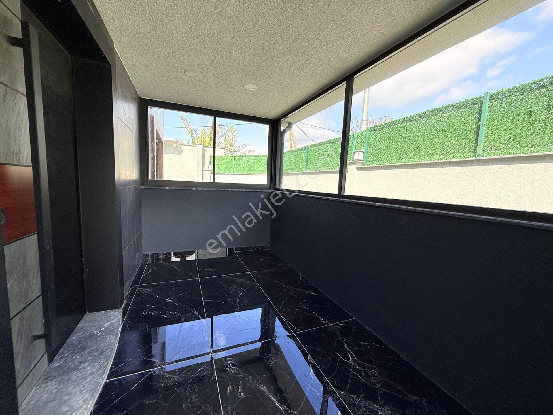 Kuşadası'nda Satılık-sahıle Yakın-özel Havuz-otopark-750 M2-bahçe-kombi-ultra Lüx Tamamı Müstakil - Görsel 34