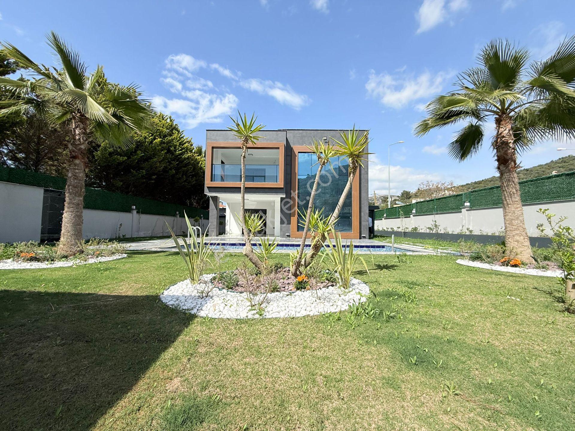 Kuşadası'nda Satılık-sahıle Yakın-özel Havuz-otopark-750 M2-bahçe-kombi-ultra Lüx Tamamı Müstakil - Görsel 4