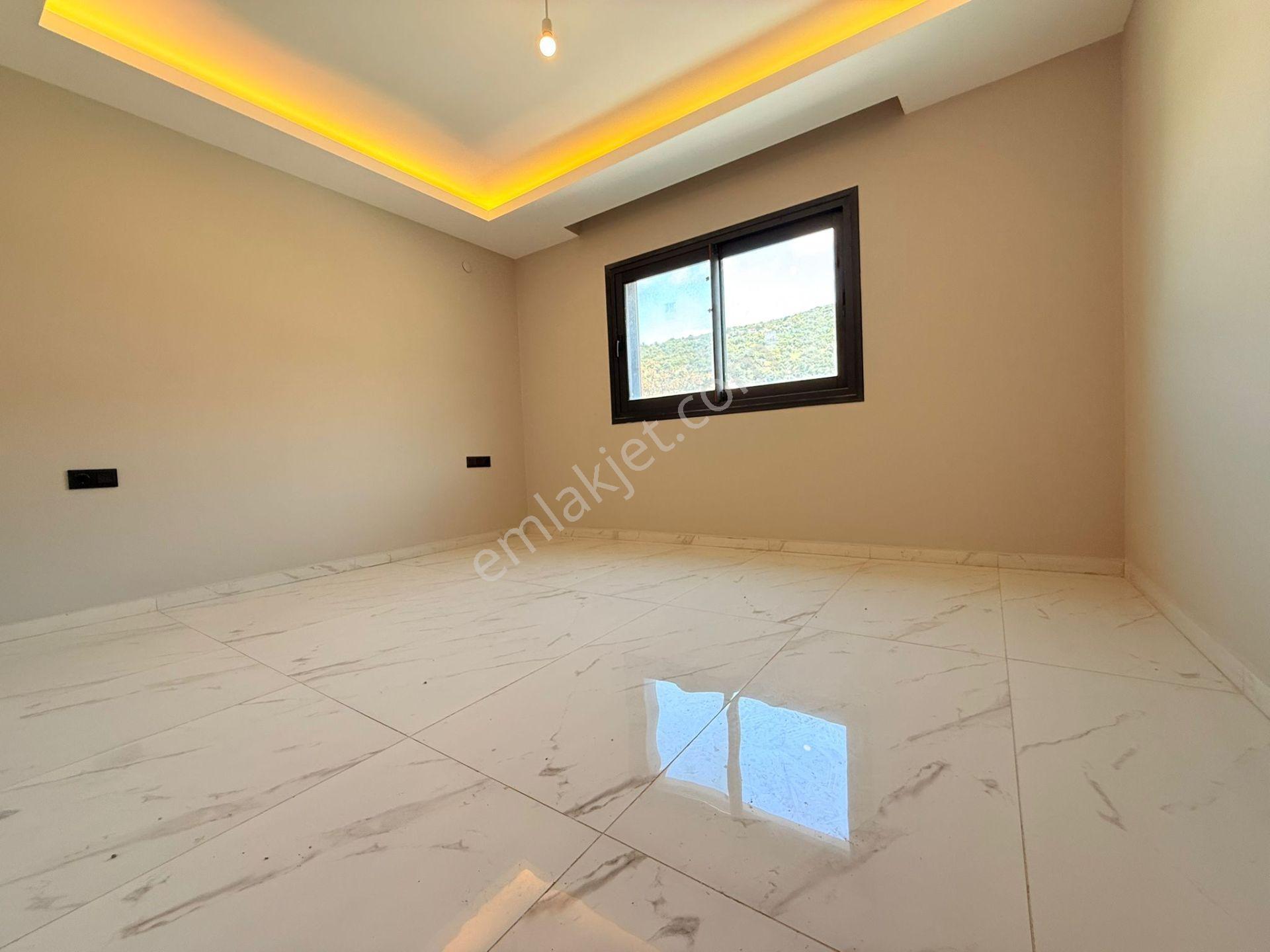 Kuşadası'nda Satılık-sahıle Yakın-özel Havuz-otopark-750 M2-bahçe-kombi-ultra Lüx Tamamı Müstakil - Görsel 21