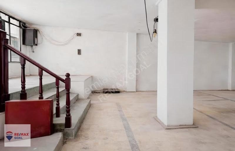 Rasimpaşa'da Rıhtıma Çok Yakın Konumda Satılık Boş 190 M2 Dükkan - Görsel 3