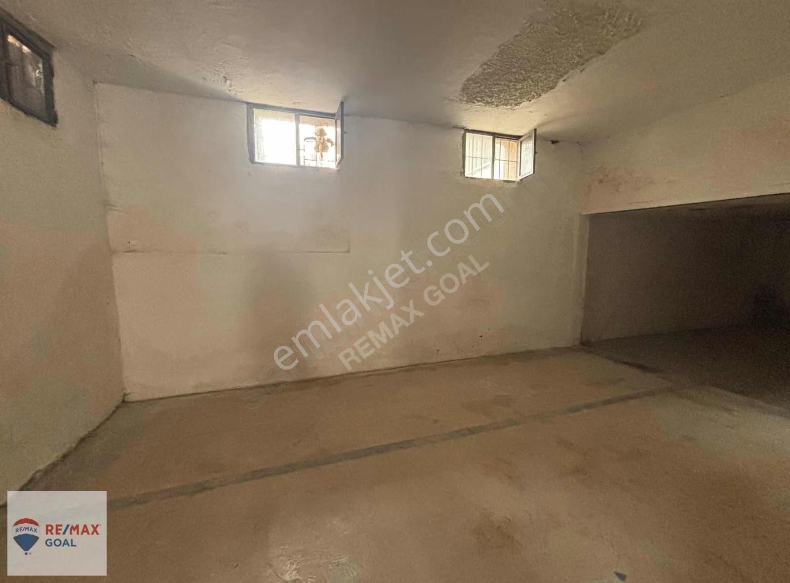 Rasimpaşa'da Rıhtıma Çok Yakın Konumda Satılık Boş 190 M2 Dükkan - Görsel 7
