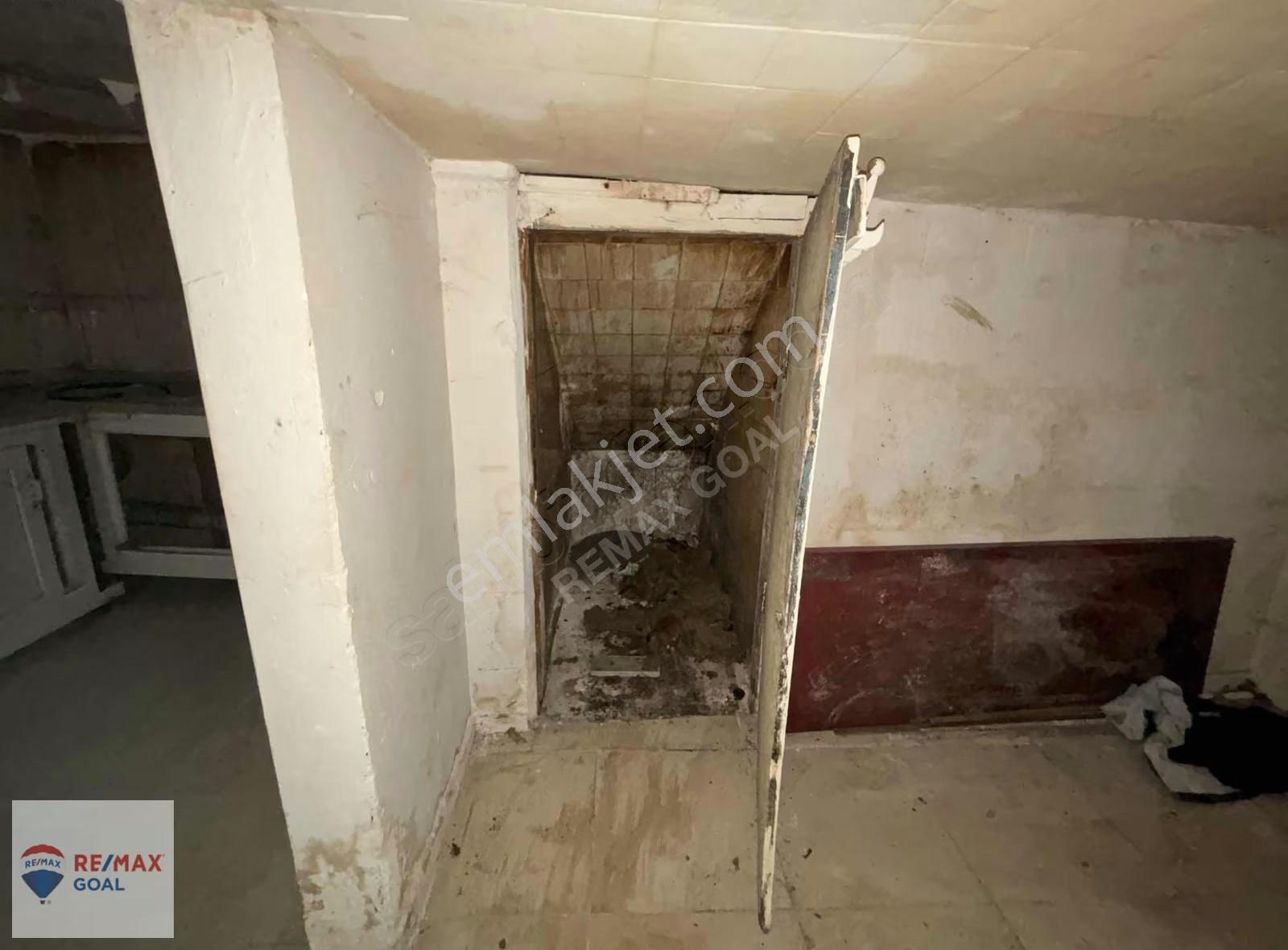 Rasimpaşa'da Rıhtıma Çok Yakın Konumda Satılık Boş 190 M2 Dükkan - Görsel 27