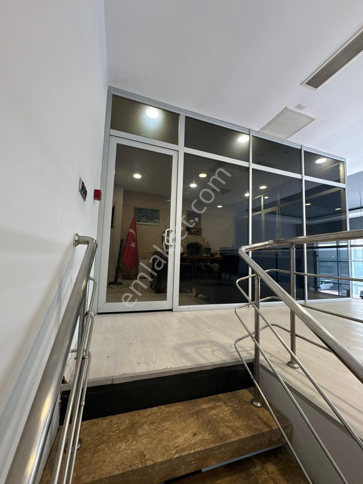Otonomide Güzel Konumda Galeri Showroom - Görsel 10