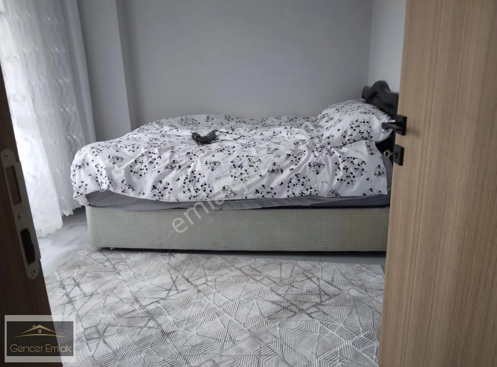 Gencer Emlâk Tan Satılık Cumhuriyet Te 1+1 Eşyalı Daire - Görsel 3