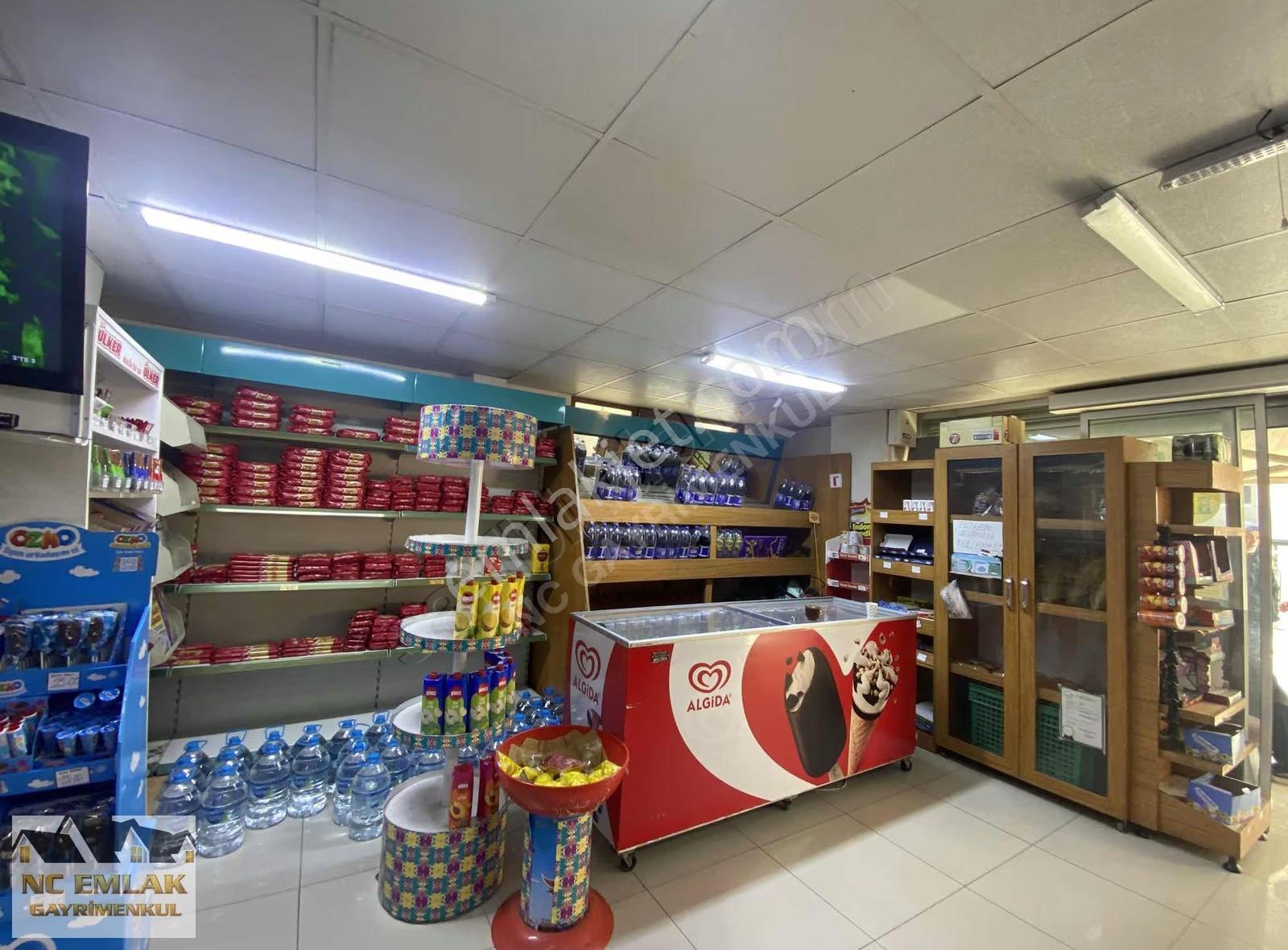 Ümraniye Cengiz Topel Caddesin'de 120m2 Satılık Dükkan - Görsel 3
