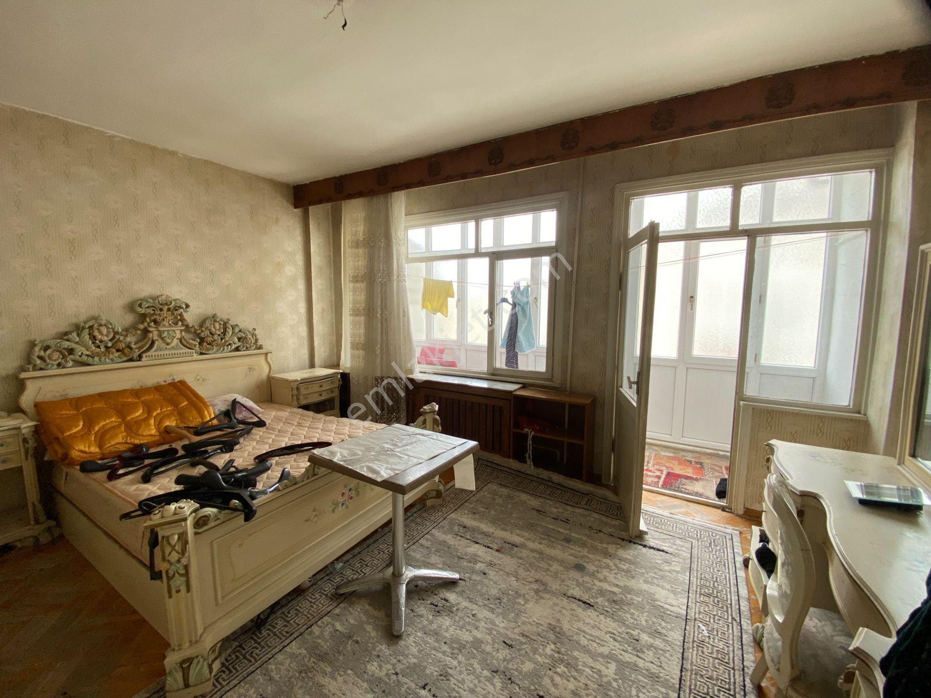Vatan Caddesinde 160 M2 Satılık 3+1 Daire Fatih/akşemsettin - Görsel 12