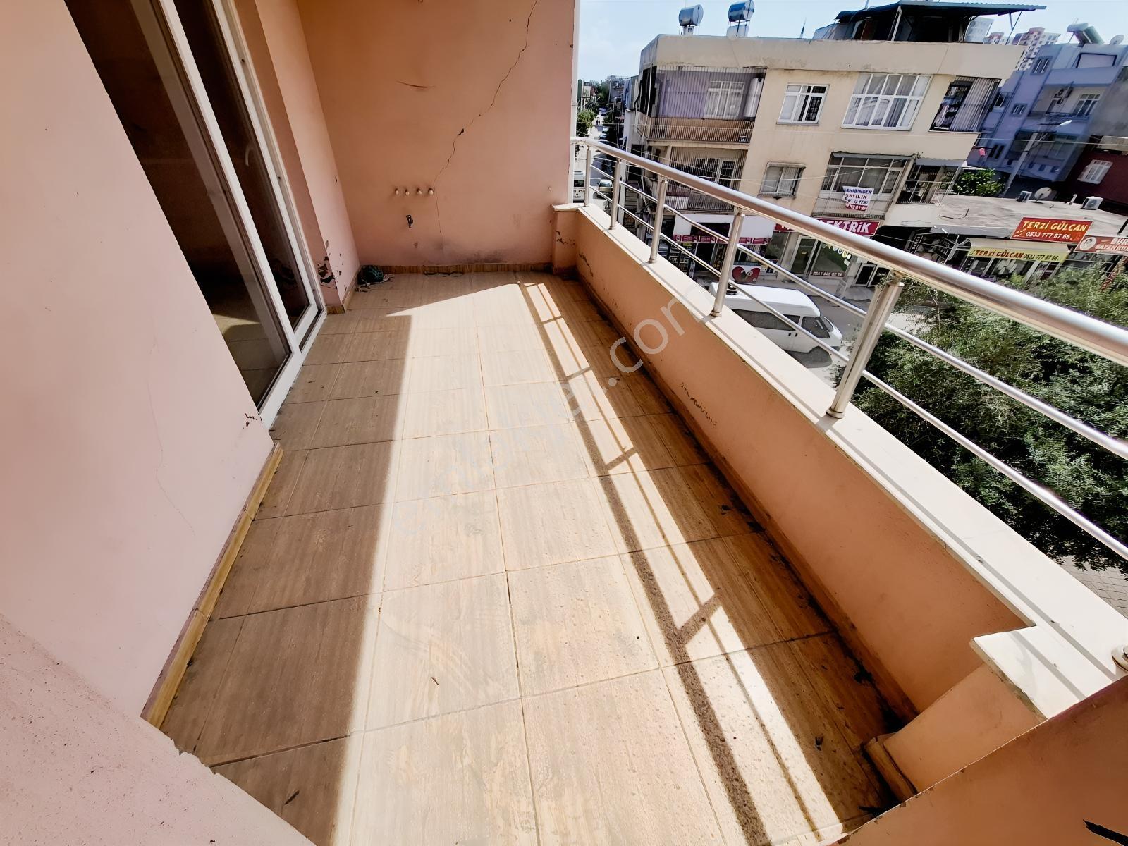 Atıcı'dan Cadde Üstü İskanlı Geniş Kombili 3+1 Kiralık - Görsel 5