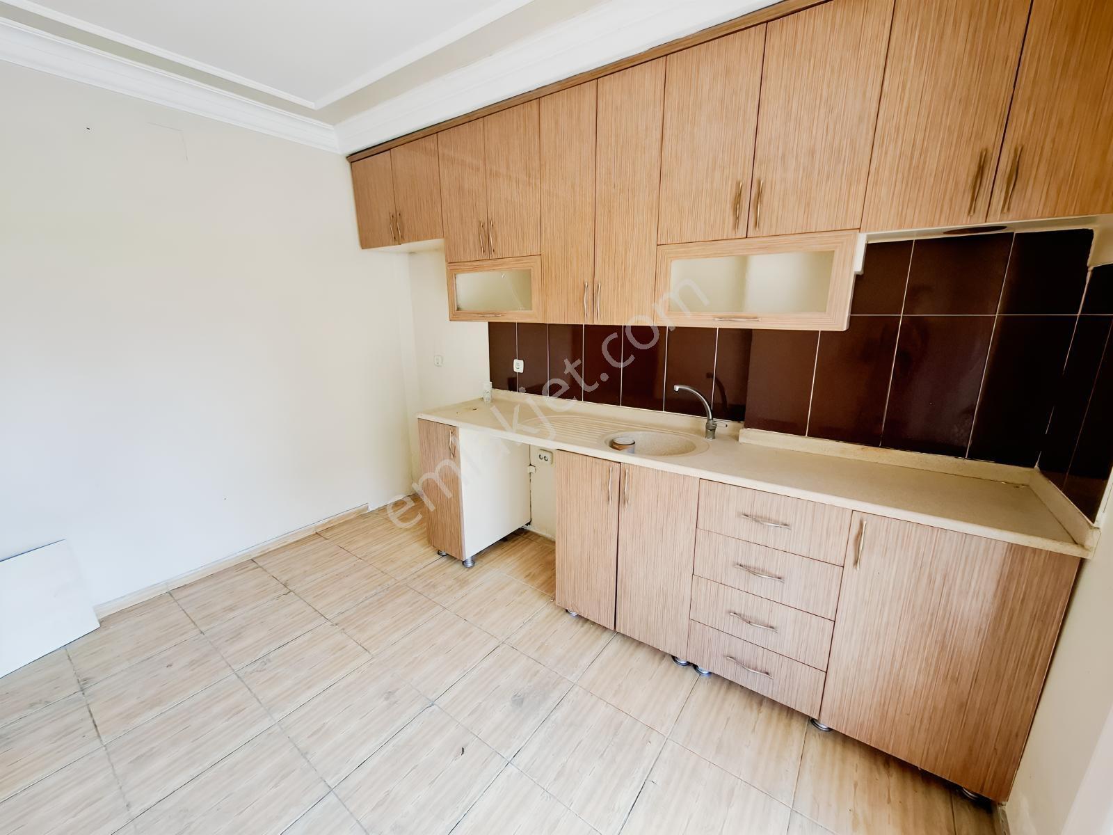 Atıcı'dan Cadde Üstü İskanlı Geniş Kombili 3+1 Kiralık - Görsel 8