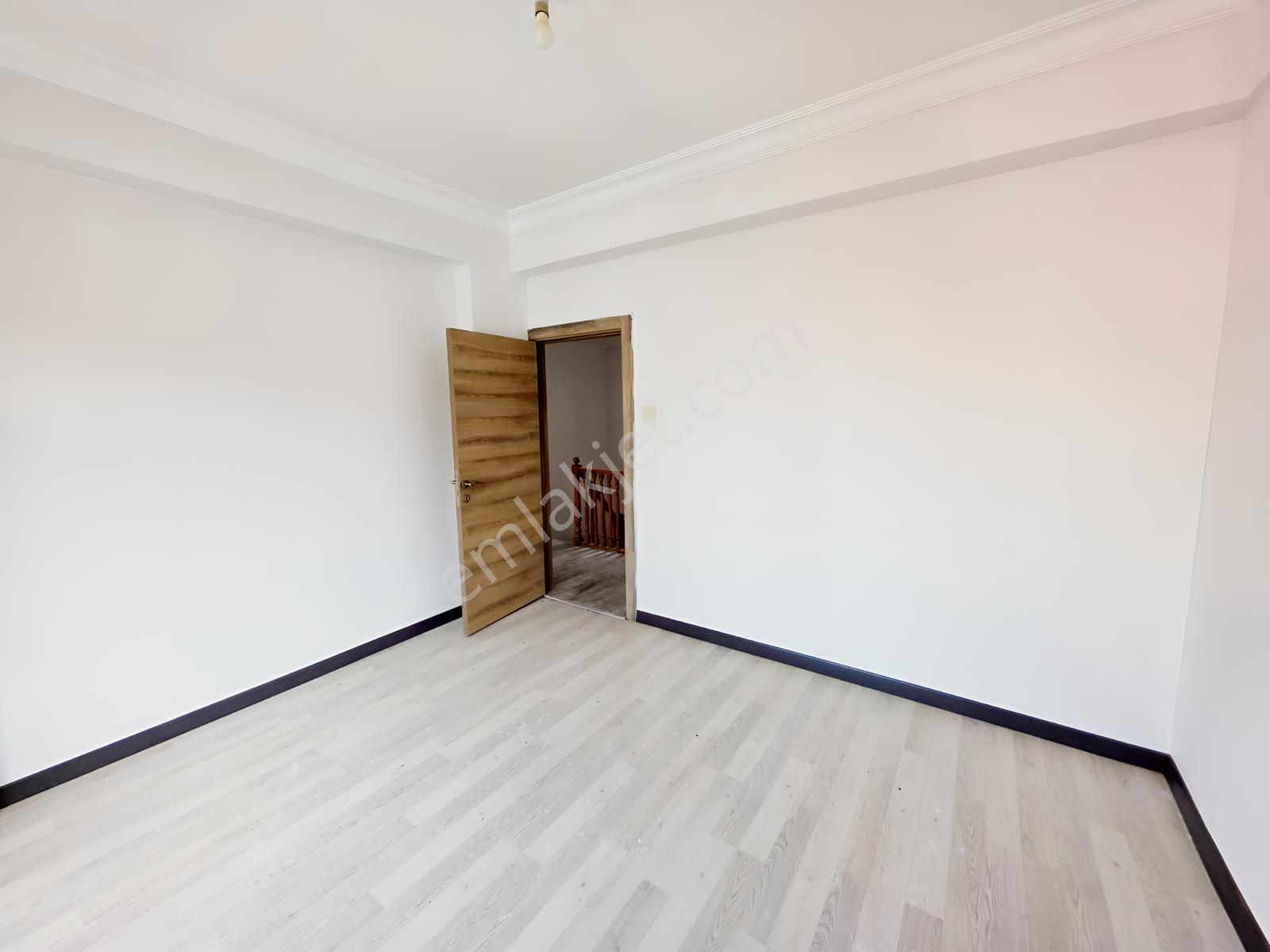 Şahintepesi'nden Gökmeydan'da Bakımlı 130m2 3+1 Dubleks Daire - Görsel 31