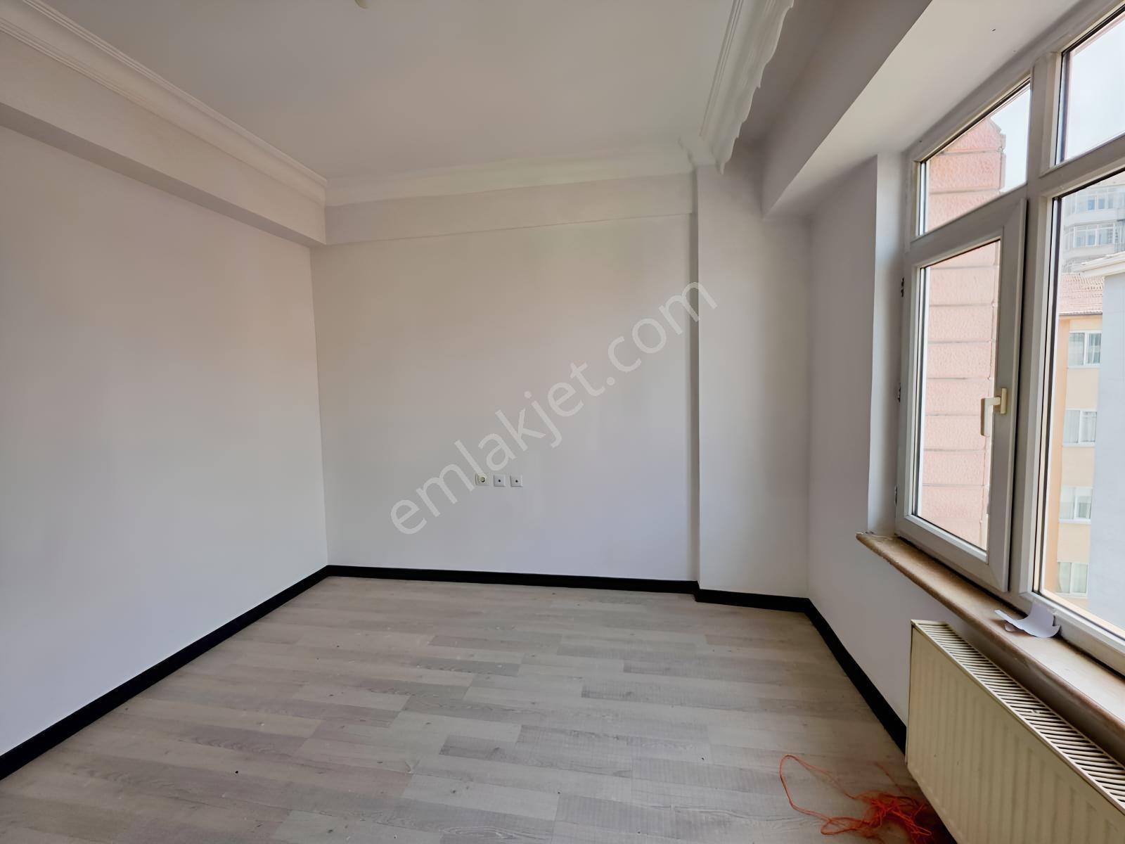 Şahintepesi'nden Gökmeydan'da Bakımlı 130m2 3+1 Dubleks Daire - Görsel 16