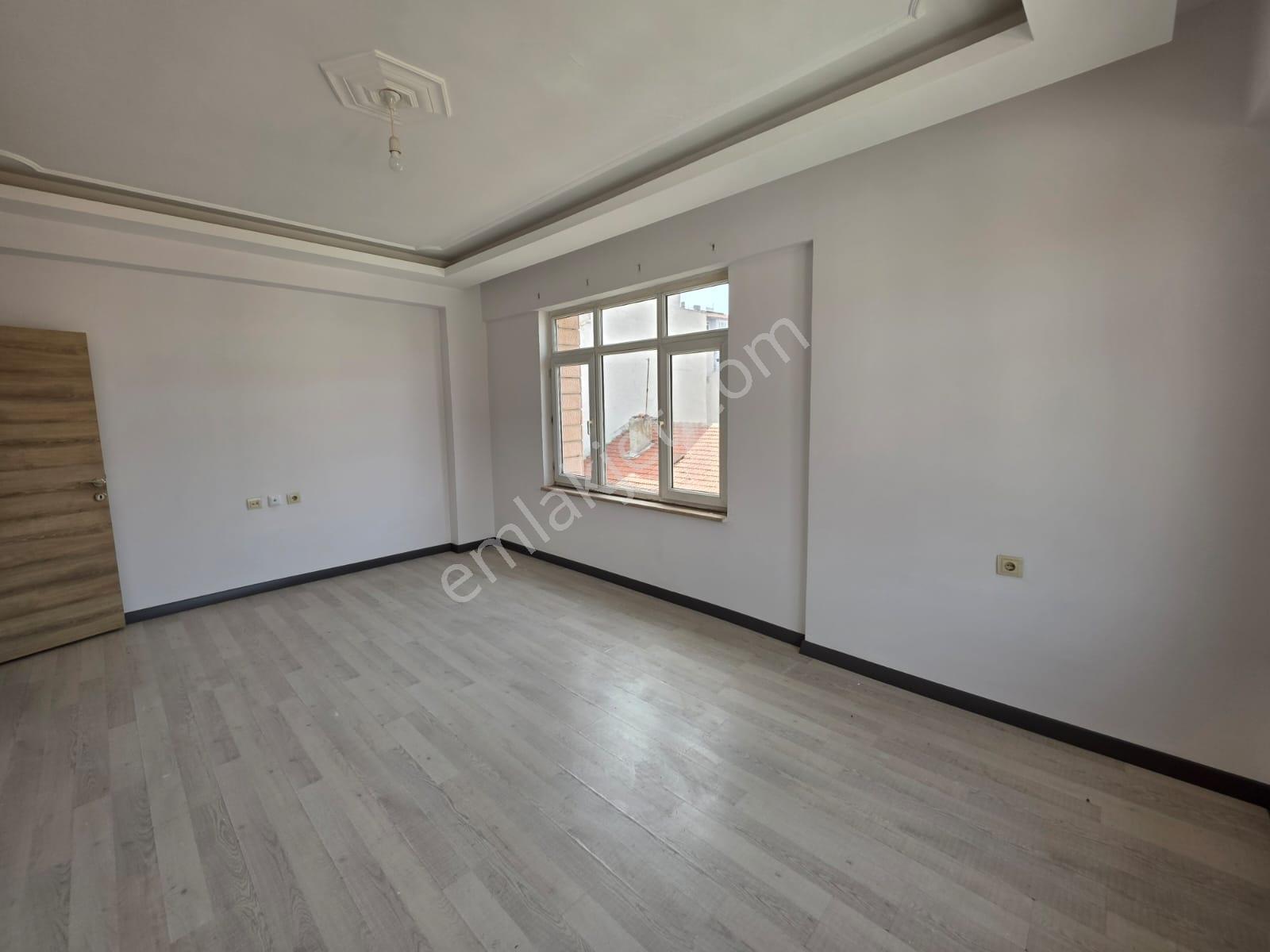 Şahintepesi'nden Gökmeydan'da Bakımlı 130m2 3+1 Dubleks Daire - Görsel 12
