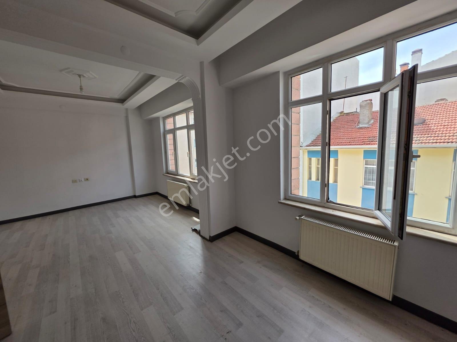 Şahintepesi'nden Gökmeydan'da Bakımlı 130m2 3+1 Dubleks Daire - Görsel 11