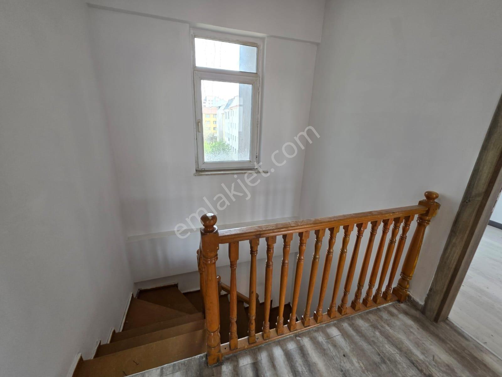 Şahintepesi'nden Gökmeydan'da Bakımlı 130m2 3+1 Dubleks Daire - Görsel 17