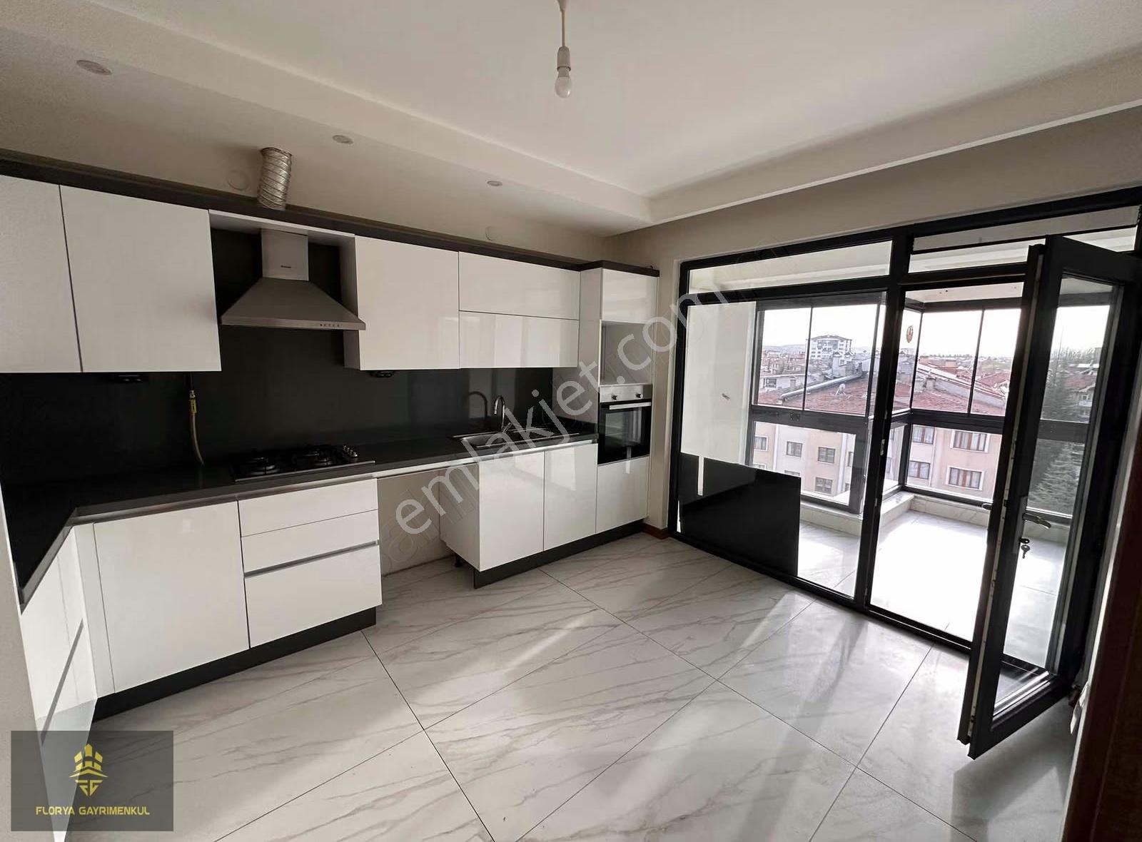 Eskişehirin En Gözde Yerinde Lüx Cadde Üstü Kiralık 3+1 Daire - Görsel 20