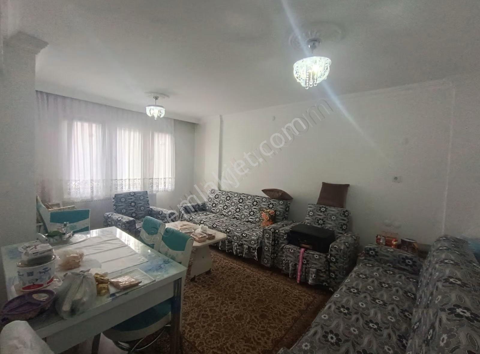 Acısu Caddesi Üzerinde Doğalgazlı Satılık 2+1 Daire