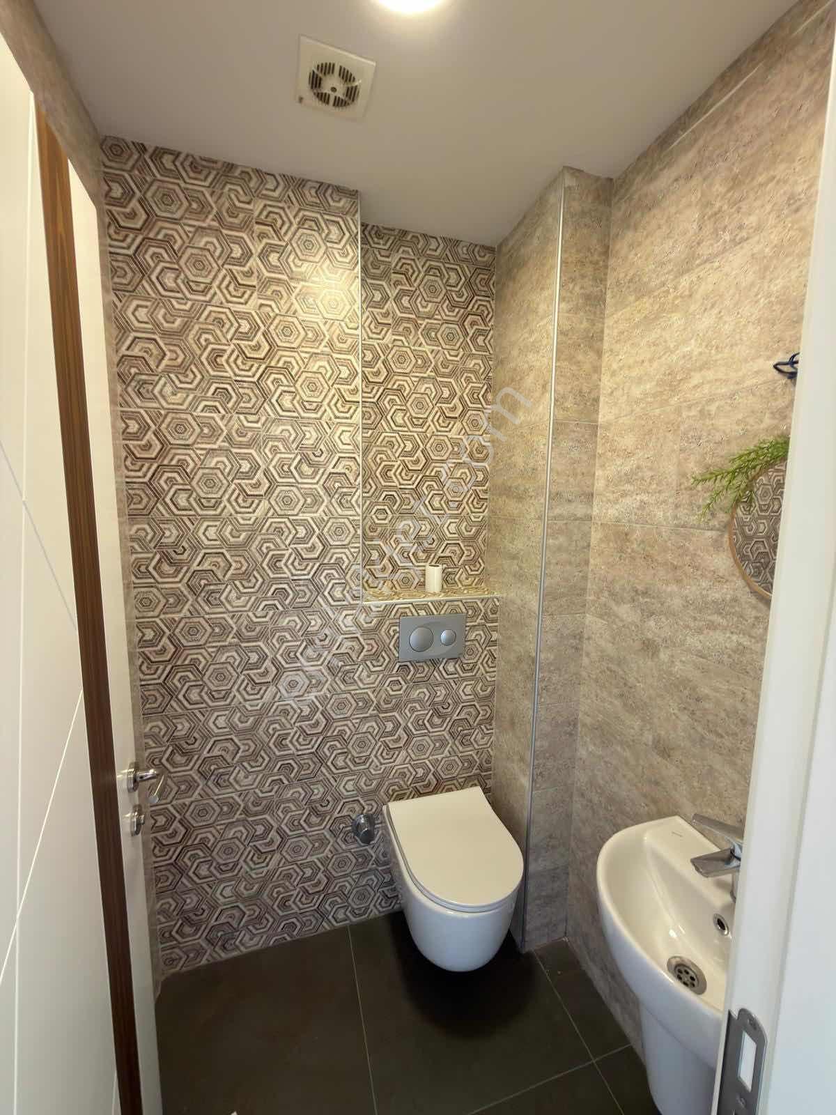 2+1 Ayrı Mutfak Havuzlu Otoparklı Site İçinde Kullanışlı Ferah - Görsel 15