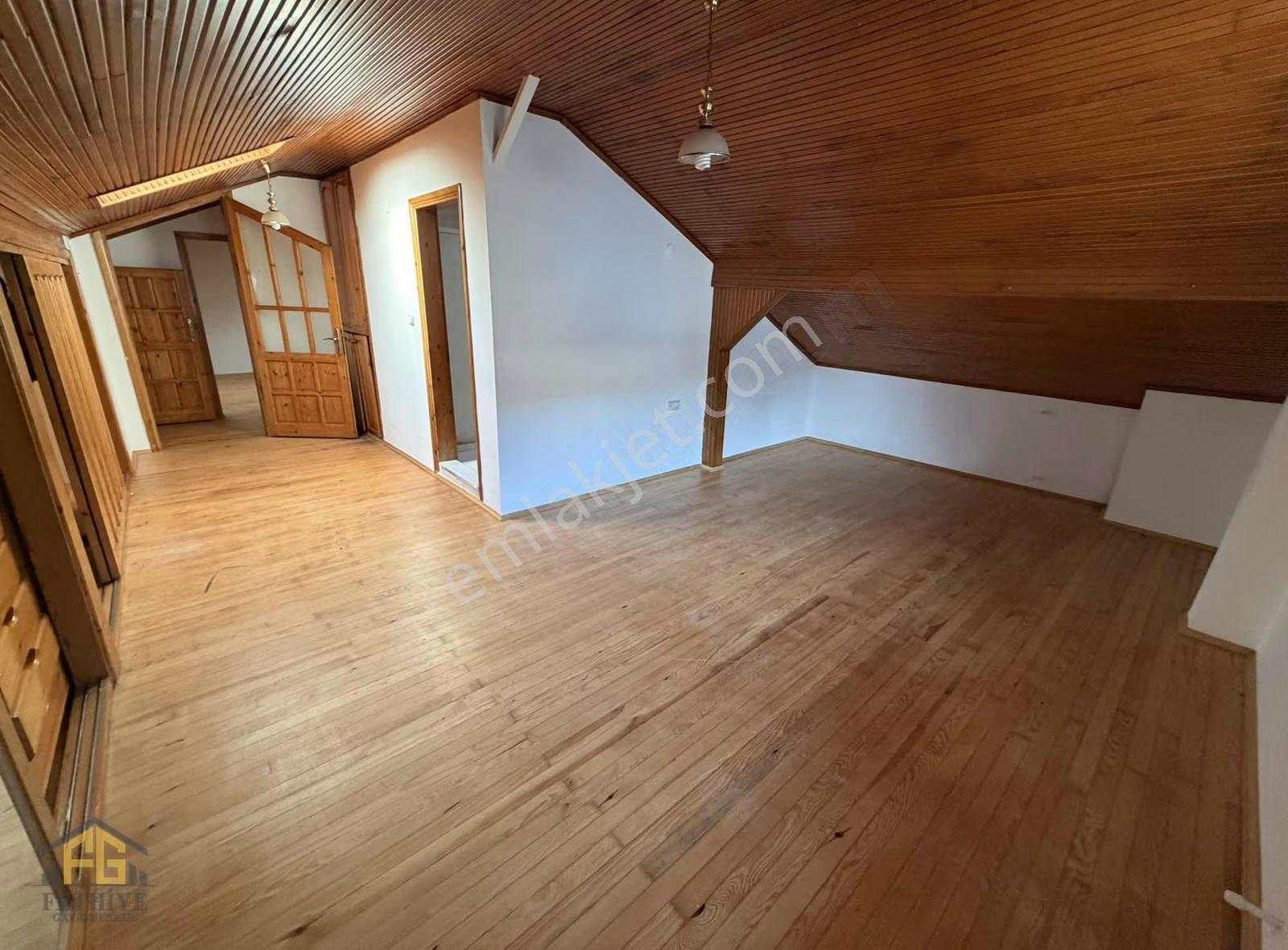 Tuzla Mahallesinde Kiralık 4+1 Eşyasız Daire - Görsel 11