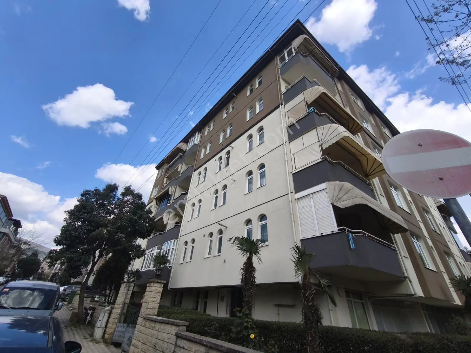 Körfez Mimar Sinan Mahallesinde Yenilenmiş 3+1 Fırsat Daire!