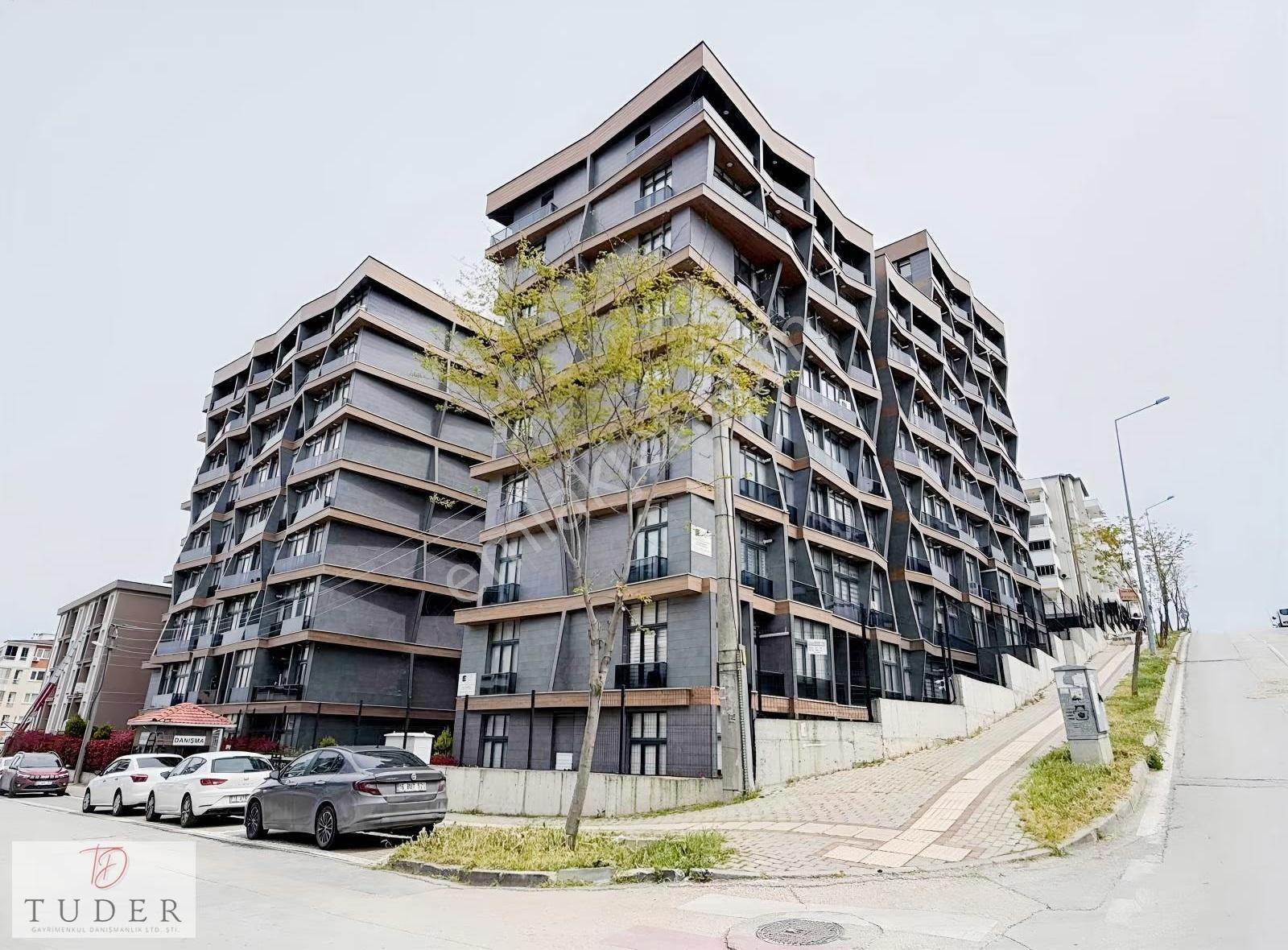 Tuder'den Site İçerisinde Kapalı Otoparklı 2+1 Eşyalı Daire