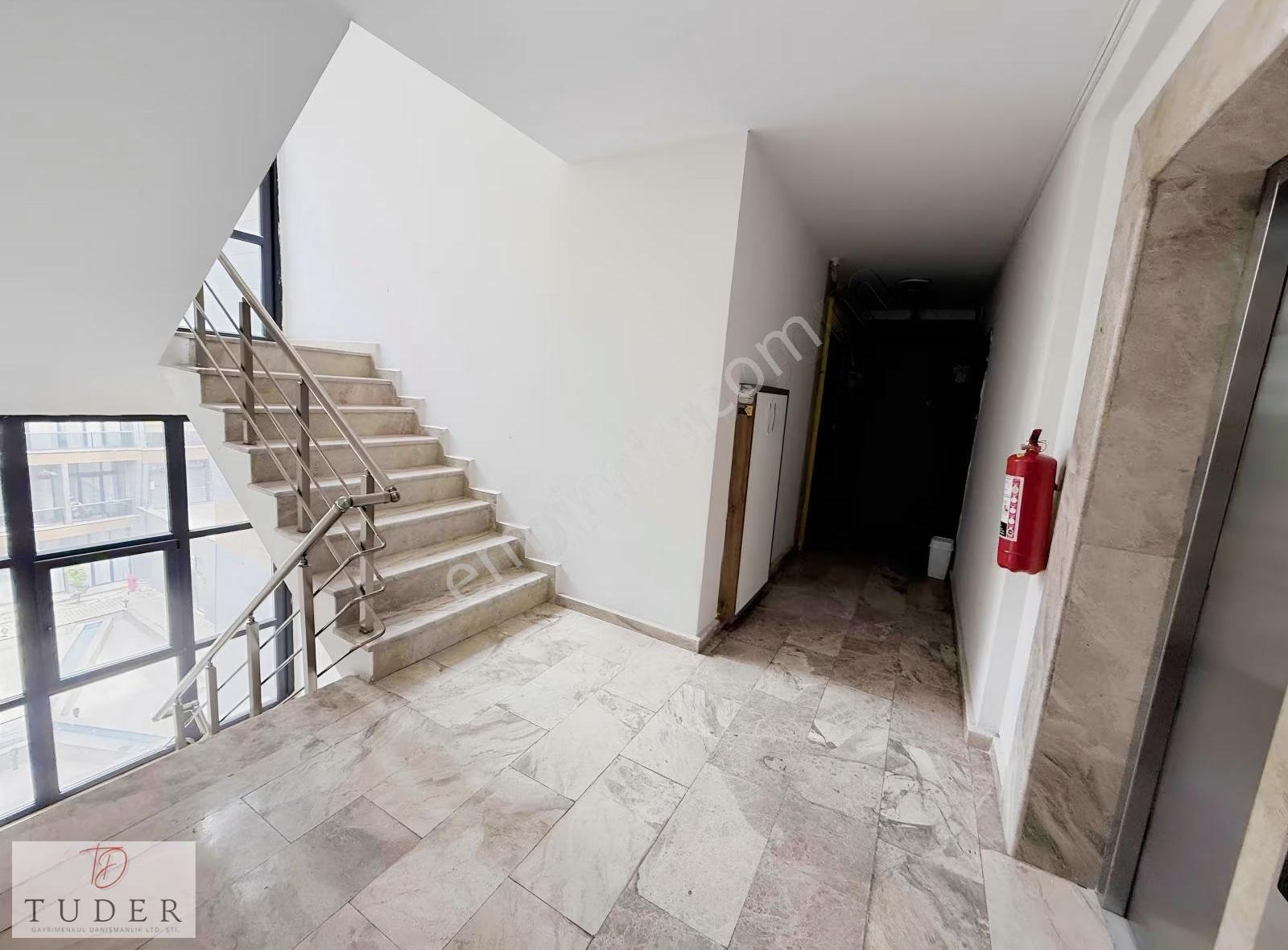 Tuder'den Site İçerisinde Kapalı Otoparklı 2+1 Eşyalı Daire - Görsel 5
