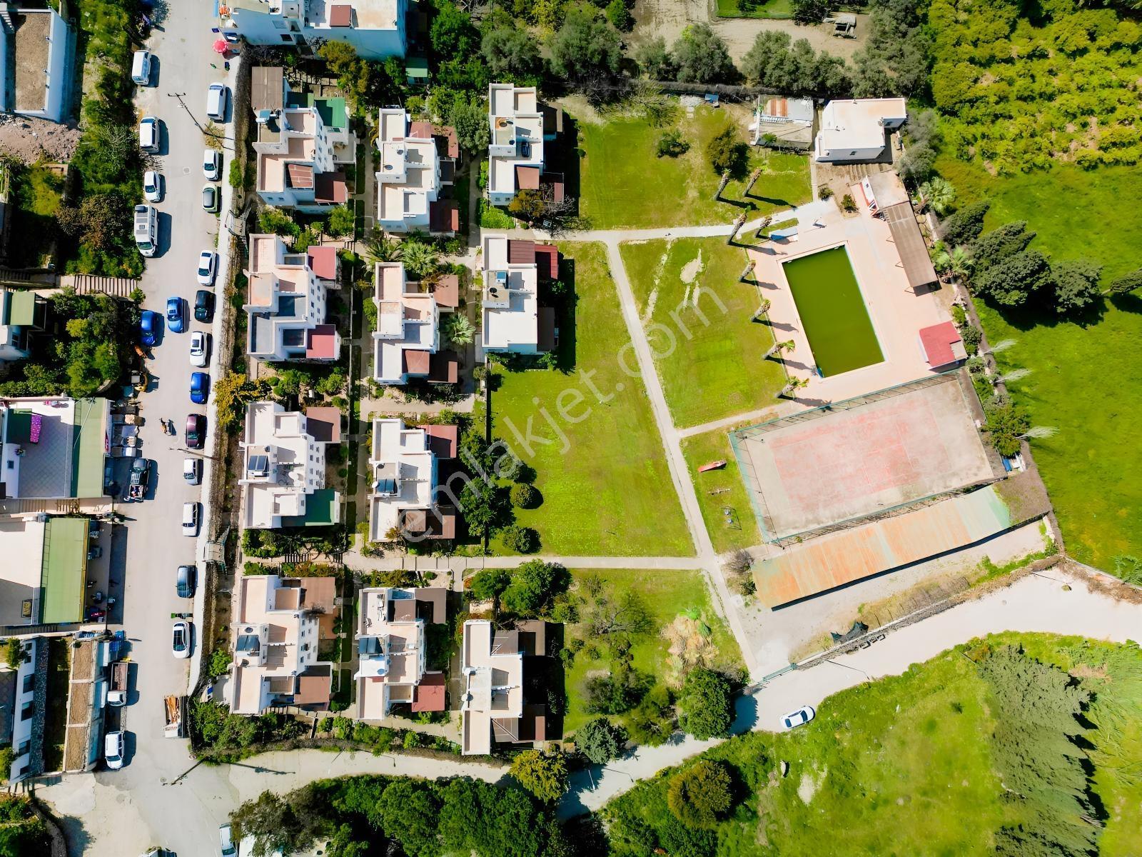 Akyarlar'da Denize Çok Yakın Havuzlu, Sosyal Tesisli Müstakil Ev - Görsel 17