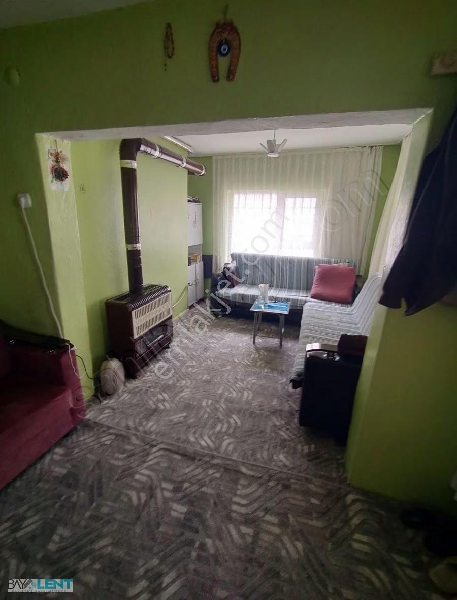 1.sakarya Mahallesi Perşembe Pazarı Üstünde İki Katlı Satılık Ev - Görsel 2