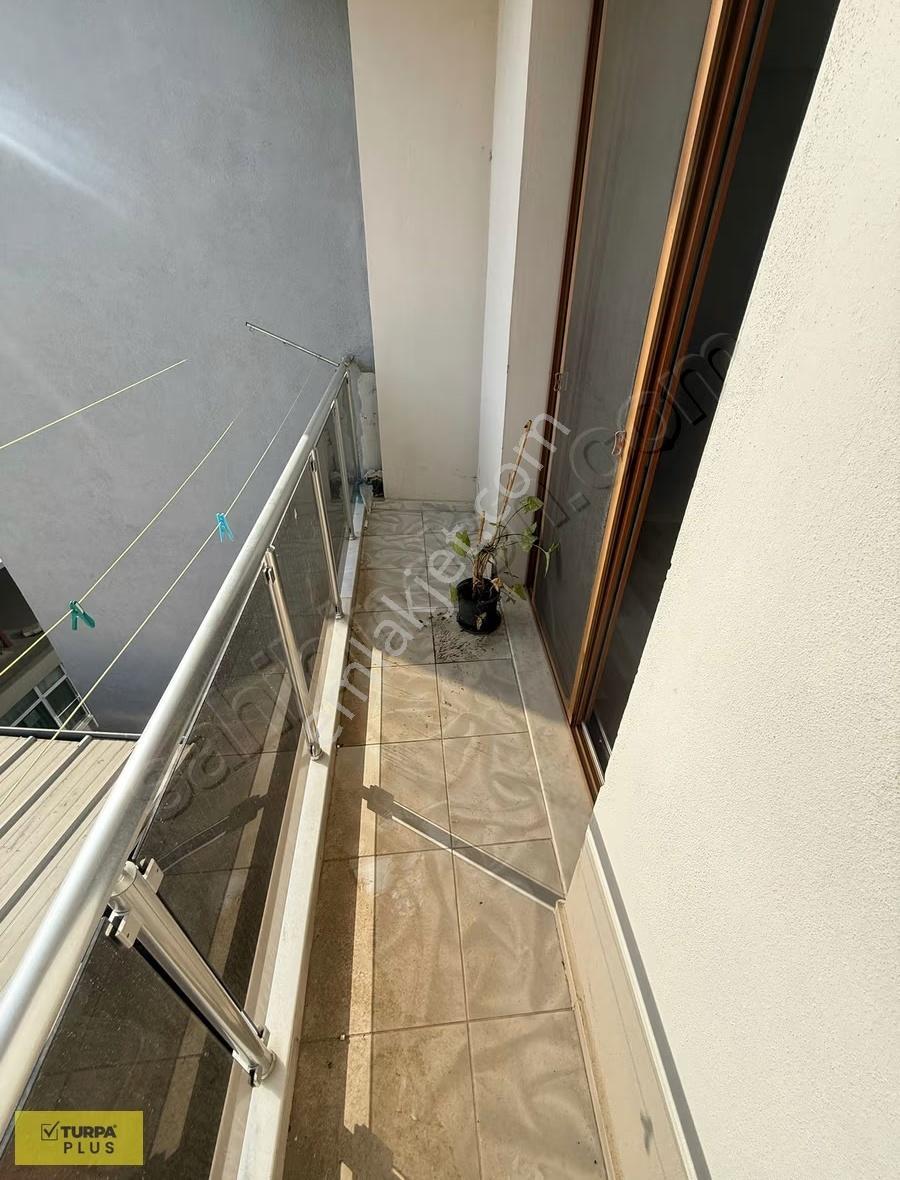 Buca'da Üniverste Karşısı Satılık 3+1 Daire - Görsel 11