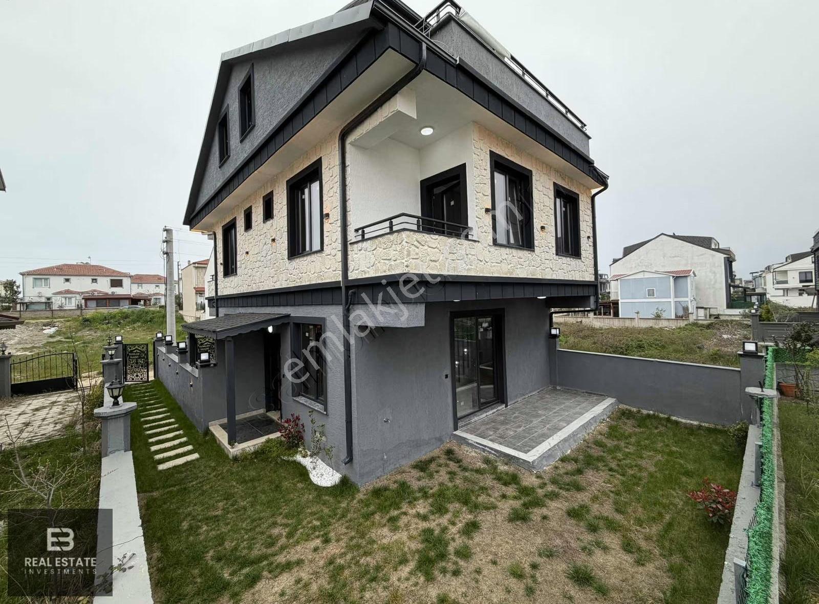 Sakarya Kocaali'de Prestijli Yaşam 3+1 Tripleks Satılık Villa