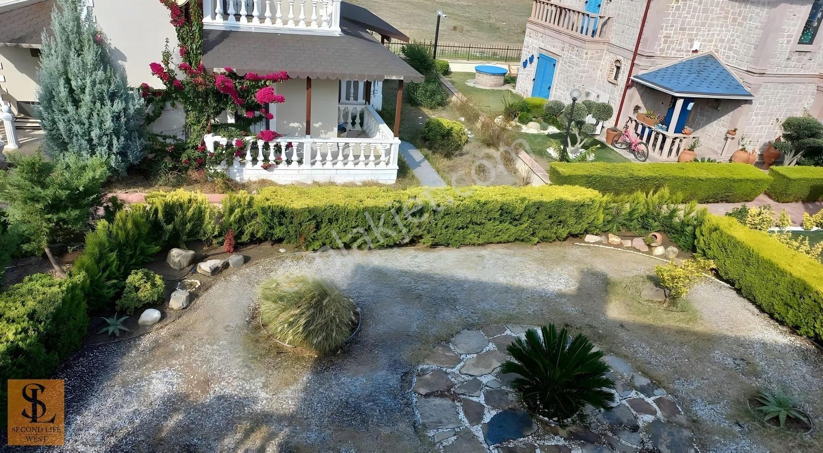 Denize Sıfır Sitede, Deniz Görür, Geniş Bahçeli, Özel Plajlı - Görsel 22