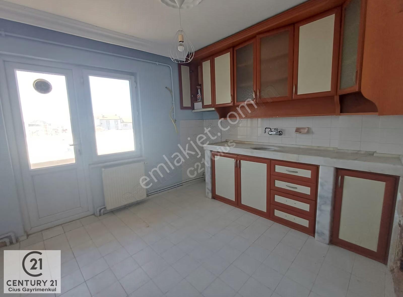 C21 Cius; Orhangazi Cadde Cepheli 3+1 Kiralık Daire - Görsel 15