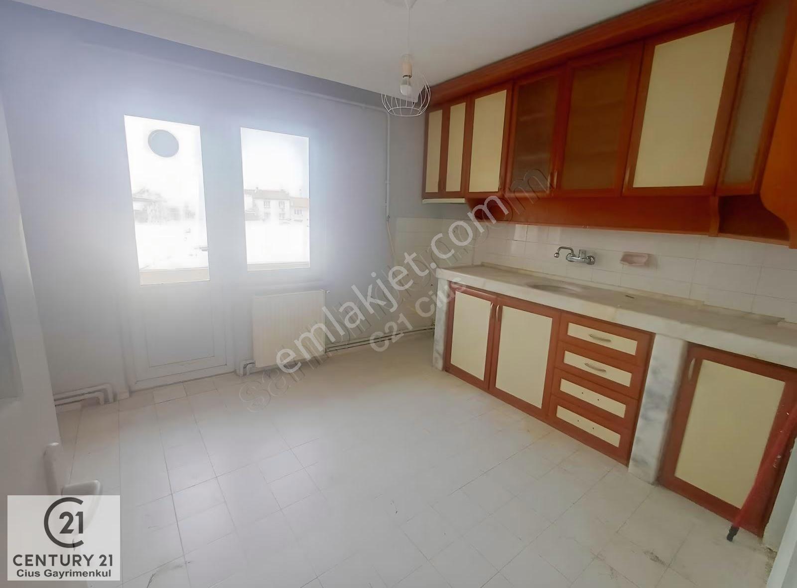 C21 Cius; Orhangazi Cadde Cepheli 3+1 Kiralık Daire - Görsel 32