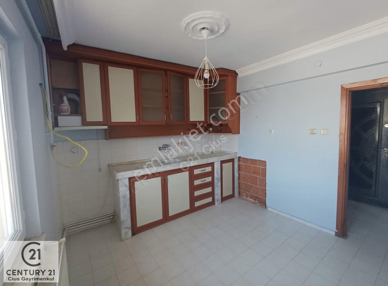 C21 Cius; Orhangazi Cadde Cepheli 3+1 Kiralık Daire - Görsel 31