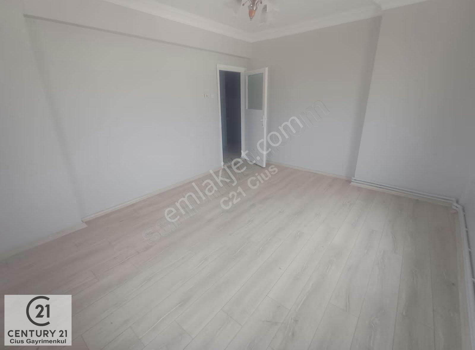 C21 Cius; Orhangazi Cadde Cepheli 3+1 Kiralık Daire - Görsel 3