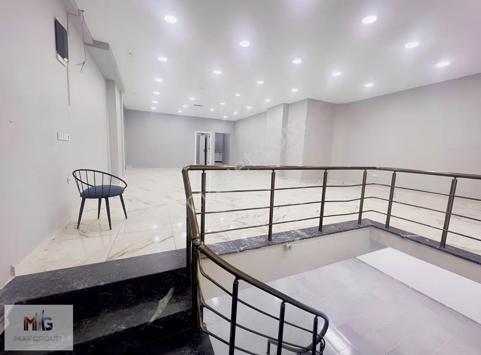 May Group'dan Çırpıcı'da 400m2 Kiralık 2 Katlı Dükkan