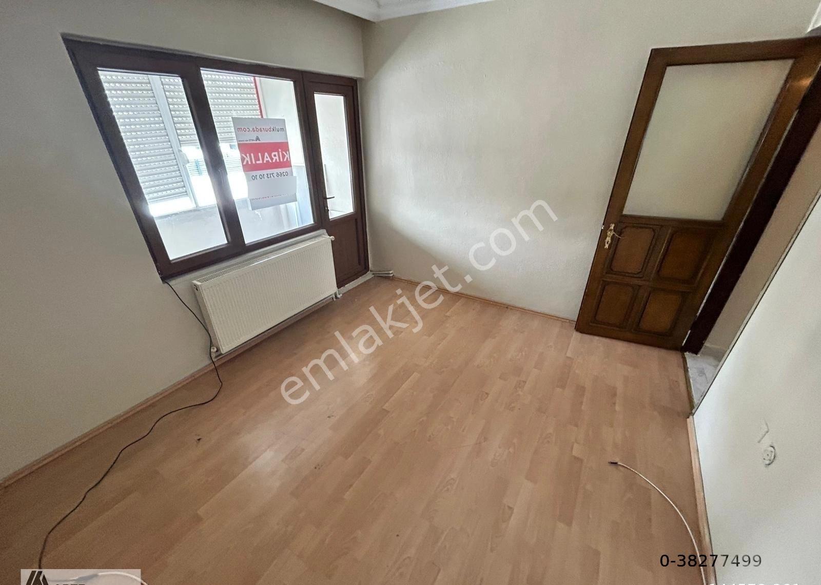 İhsaniye Mah. Ara Kat 100 M2 2 Adet Balkonlu 2+1 Kiralık Daire - Görsel 14